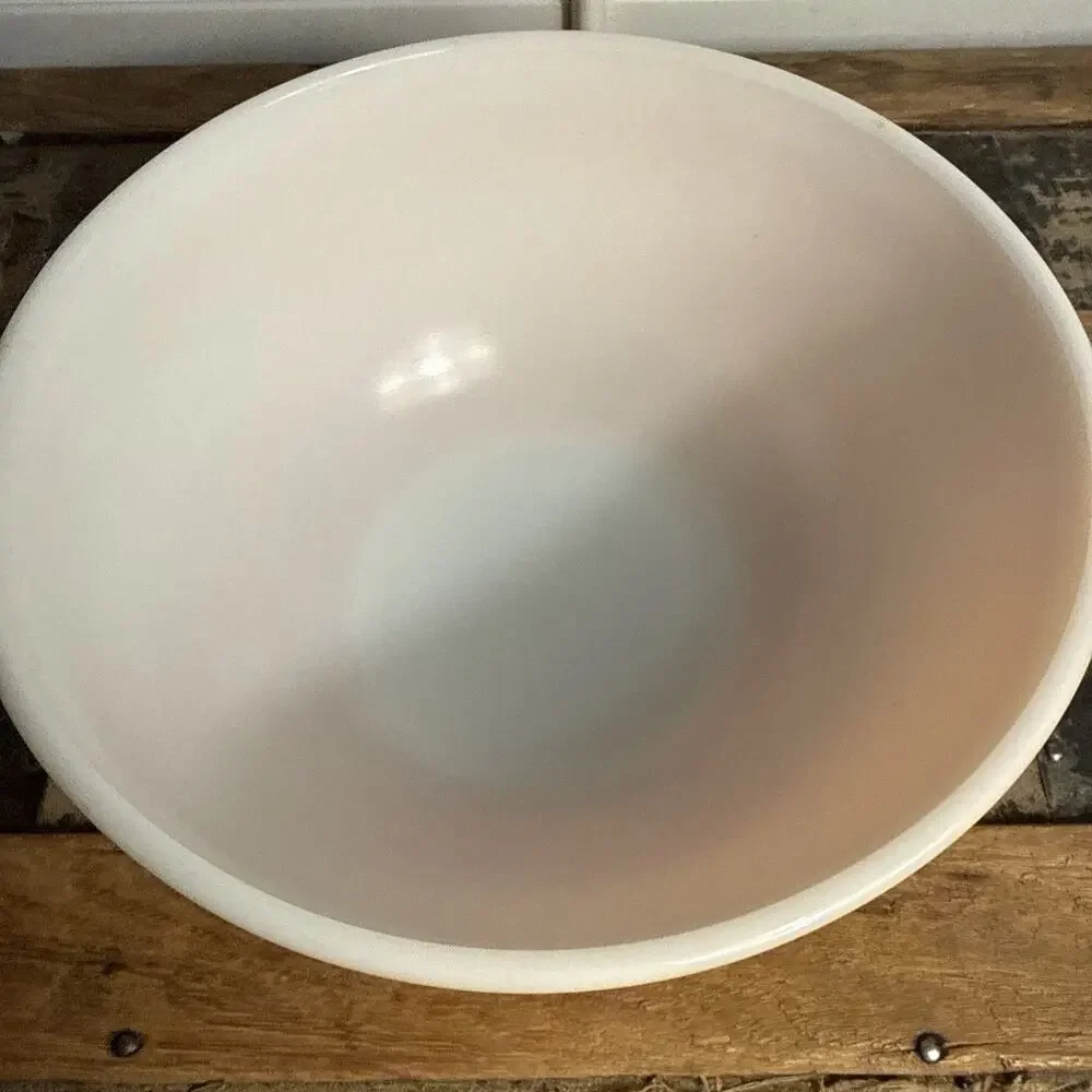 Vintage Pyrex Yellow Milk Glass Mixing Bowl